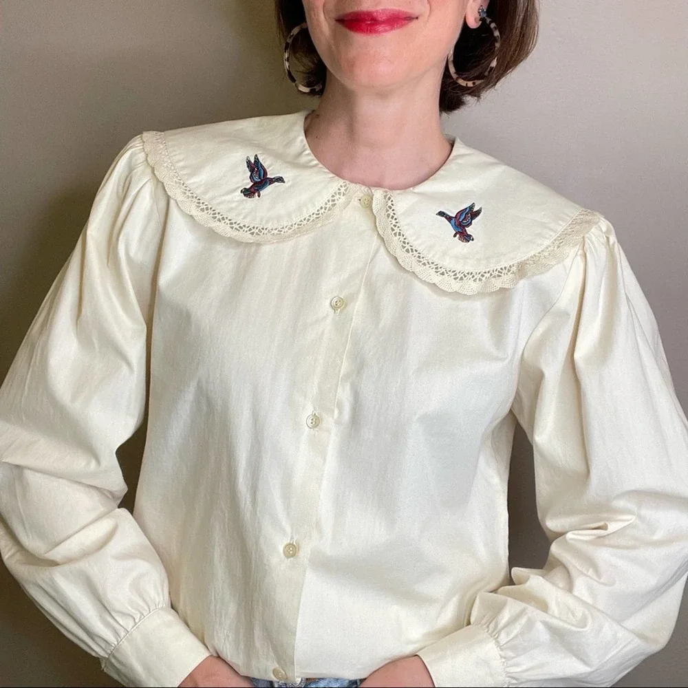 Vintage exaggerated collar embroidered bird lace trimmed button-up blouse cream - Picture 13 of 17